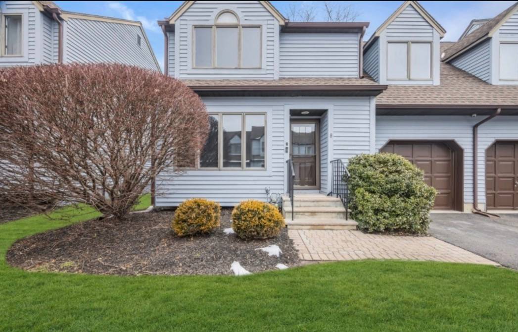 Condo/ Townwhouse in Scotch Plains
