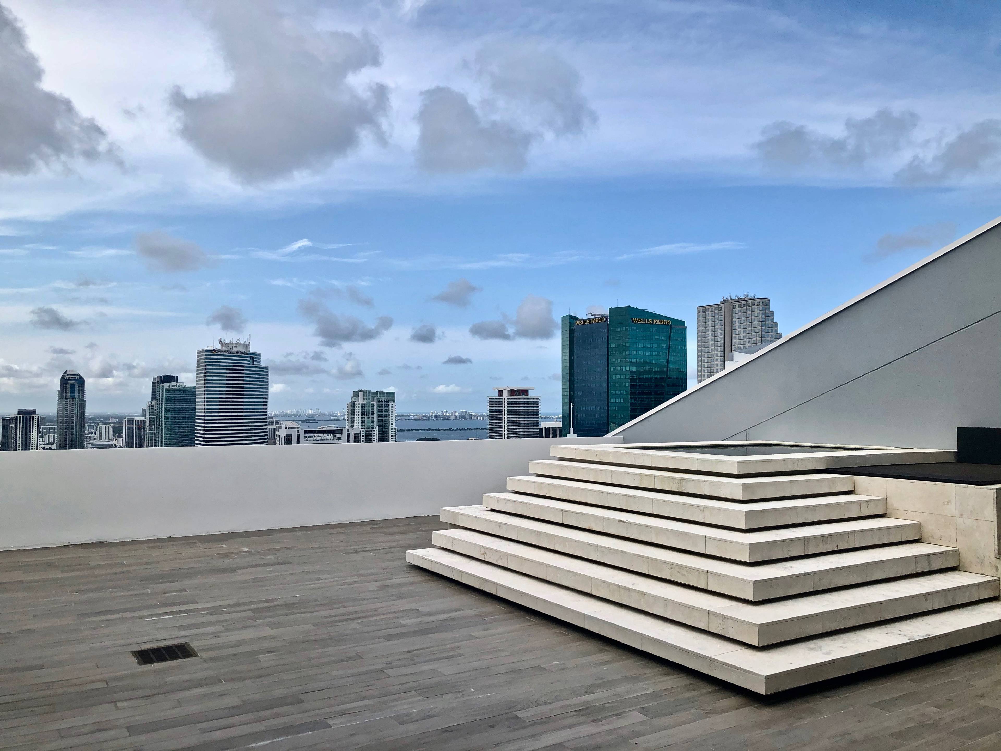 DUPLEX PENTHOUSE | 2  MASSIVE ROOF TERRACE's | OCEAN AND CITY VIEWS