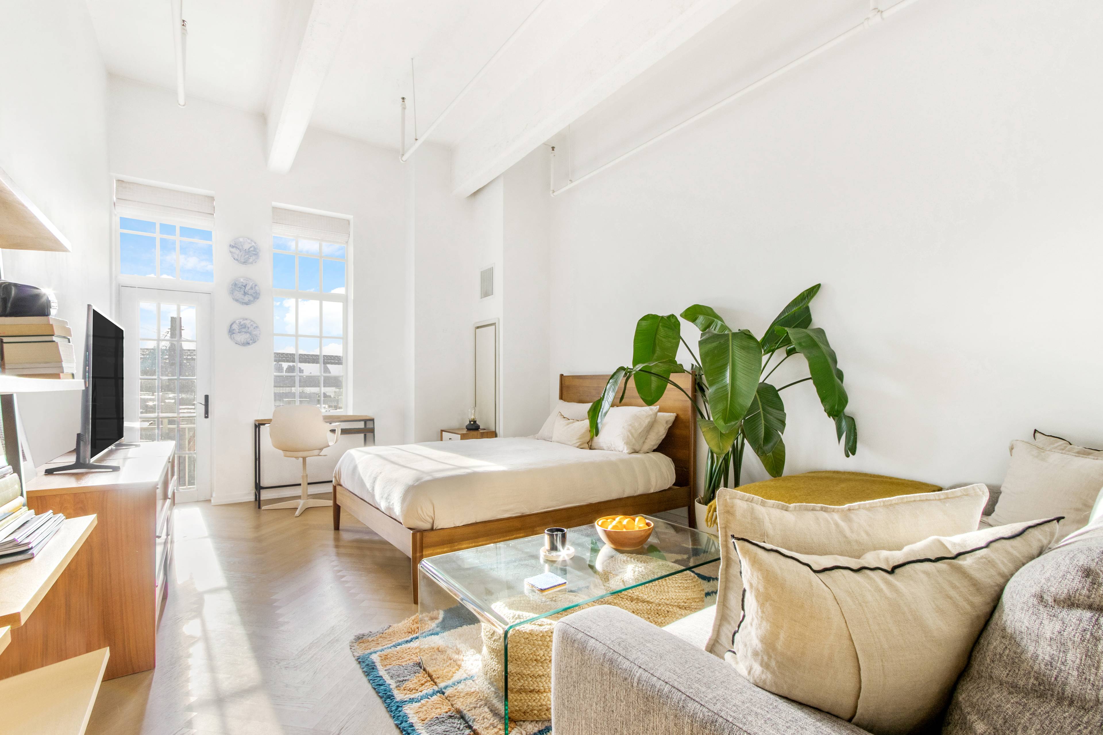 WILLIASBURG WATER FRONT  WITH  PRIVATE OUTDOOR SPACE, WATER AND MANHATTAN VIEW
