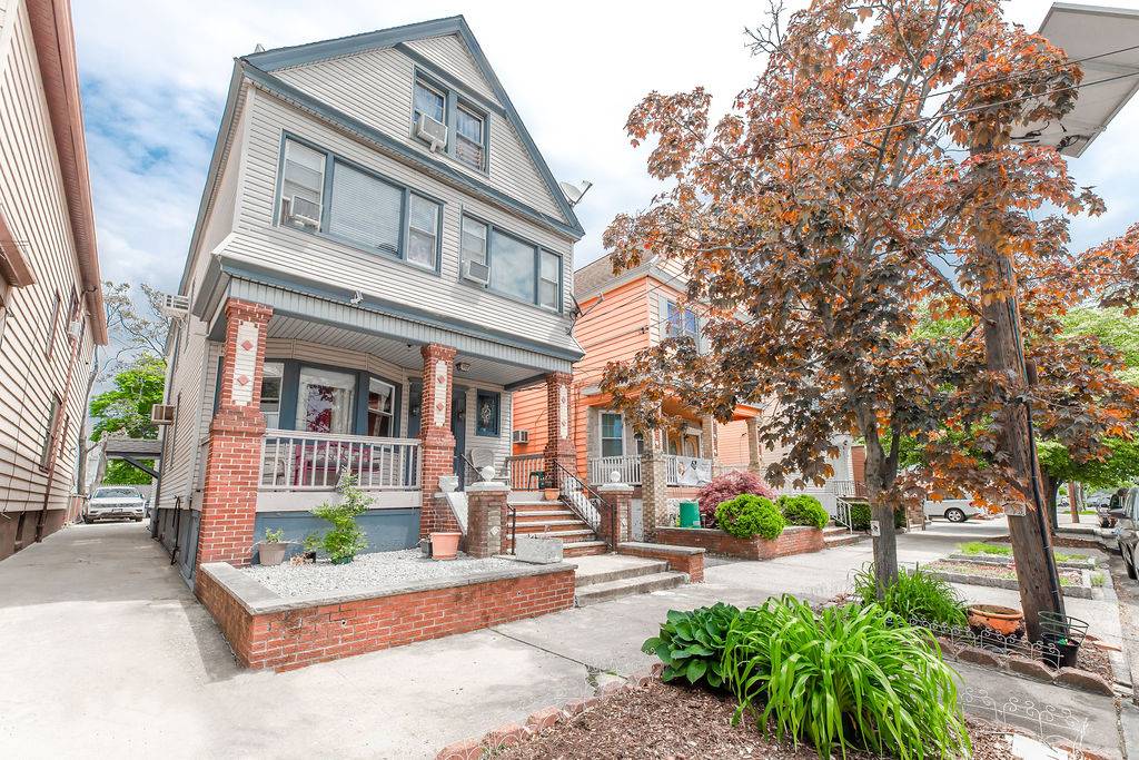 DON'T MISS OUT ON THIS BAYONNE WELL MAINTAINED! AMAZING 2 FAMILY