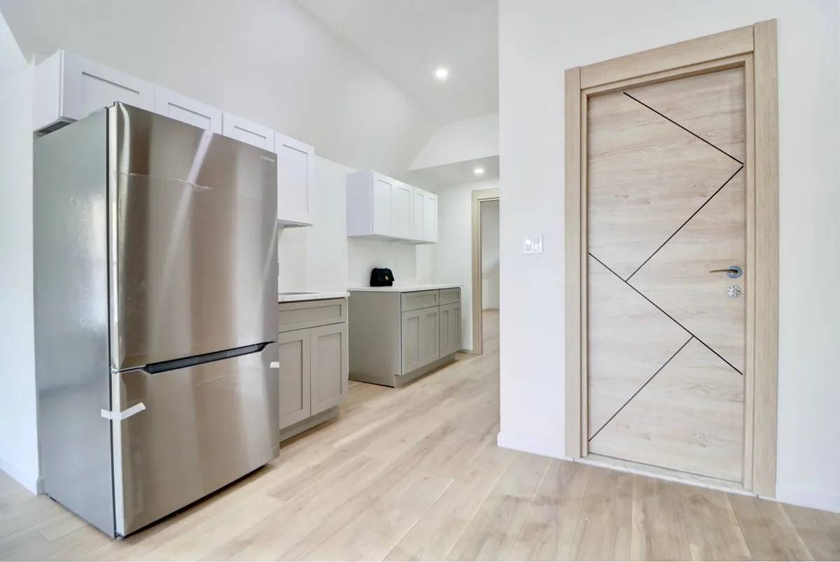 Newly updated Bright and sunny  oversized 1BR located in prime Queens