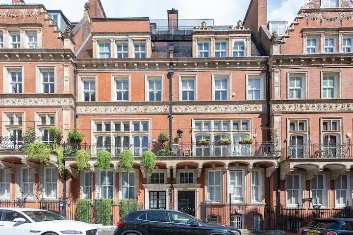 Grand London Living in Historic Kensington Grade II Listed Town House