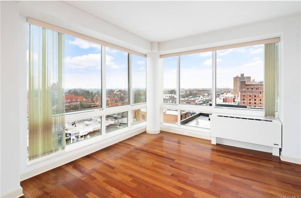 2 Beds 2 Bath At The WINDSOR Condominium