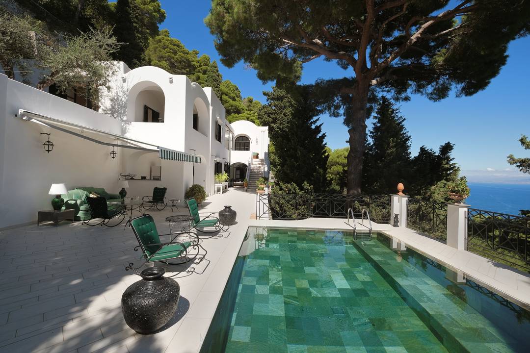 Elegant private villa set on Capri’s hillside