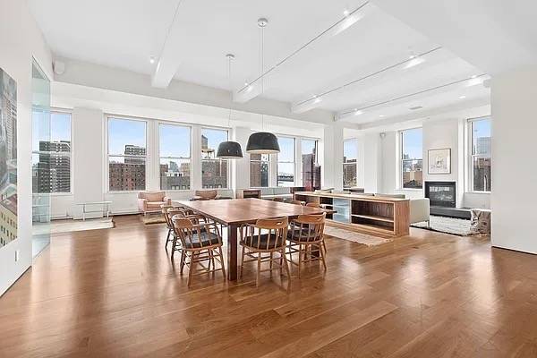 CHIC LUXURY LOFT IN EXCLUSIVE LES BUILDING
