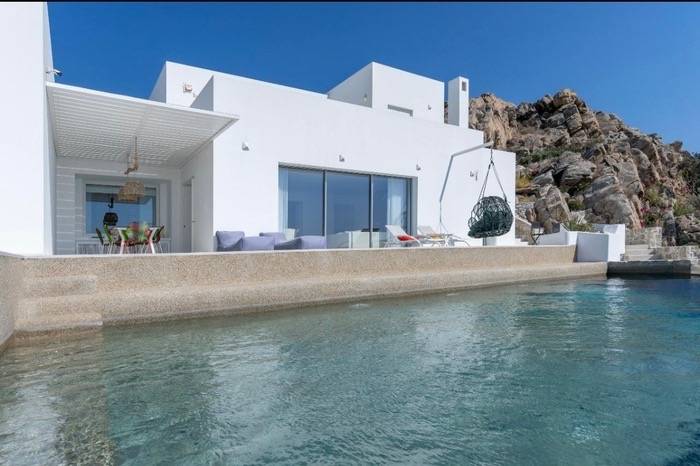 Seafront Luxury Property in Mykonos