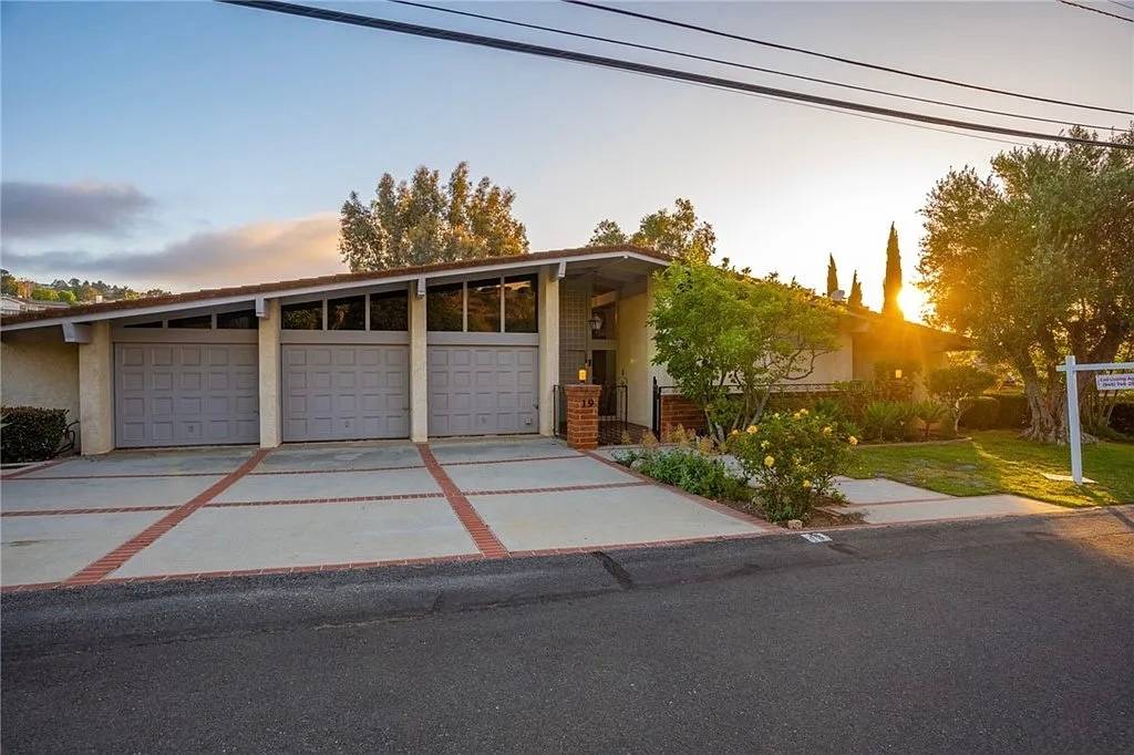 Welcome Home to 19 Martingale Drive – A Timeless Mid-Century Modern Masterpiece