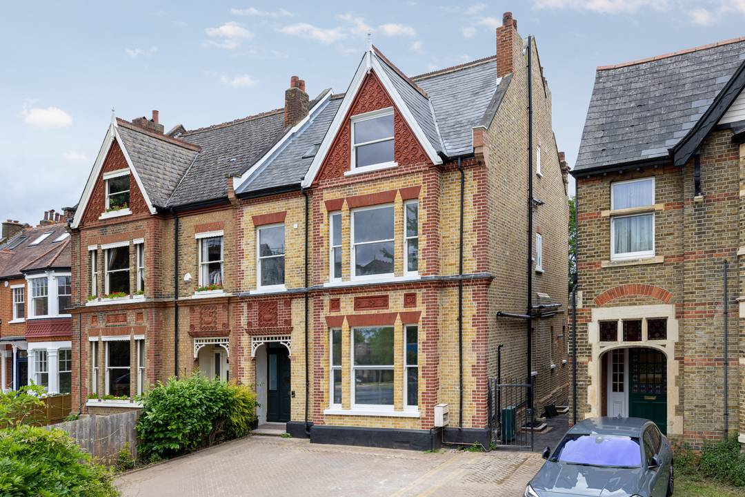 Exceptional 6-Bedroom Period Home in Ealing – Fully Refurbished, Completion July 2025