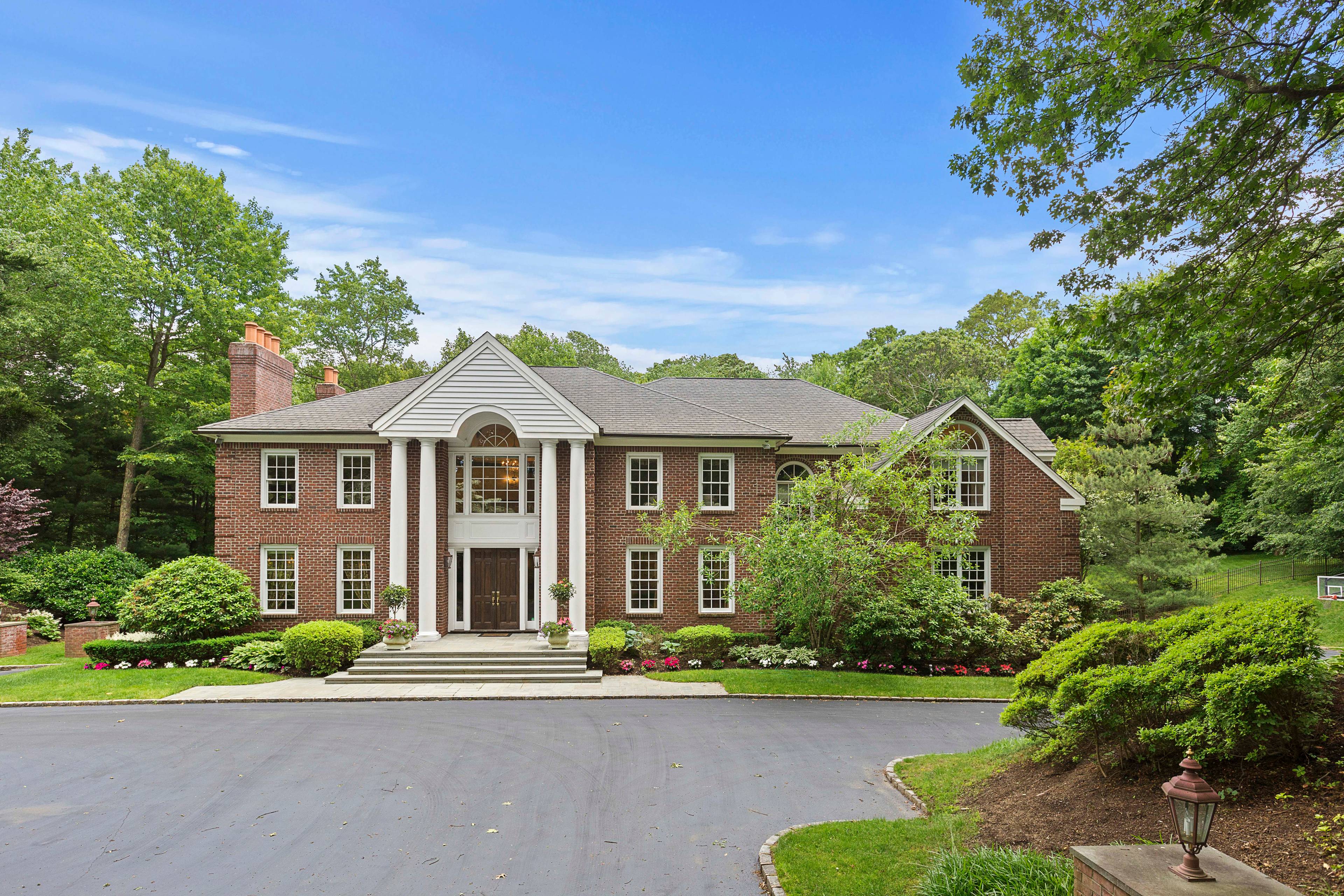 Brookville - Incredible All Brick Center Hall Colonial Located In Desirable 'Broad Hollow'