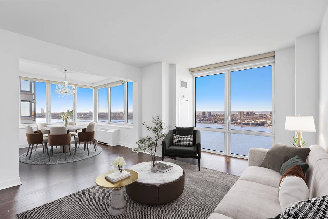 Stunning 3 Bedroom 3 Bathroom Residence with endless city & Hudson river vistas!