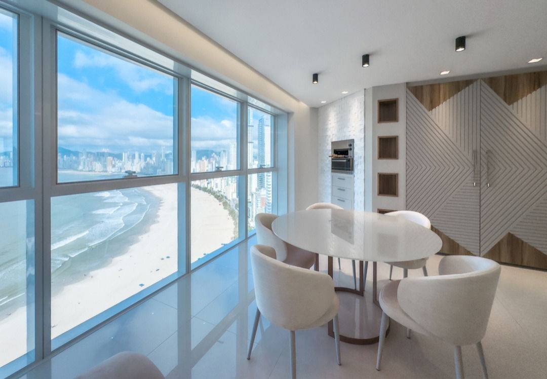 LUXURY APARTMENT IN ONE OF BRAZIL’S MOST ICONIC BUILDINGS – INFINITY COAST BALNEÁRIO CAMBORIÚ