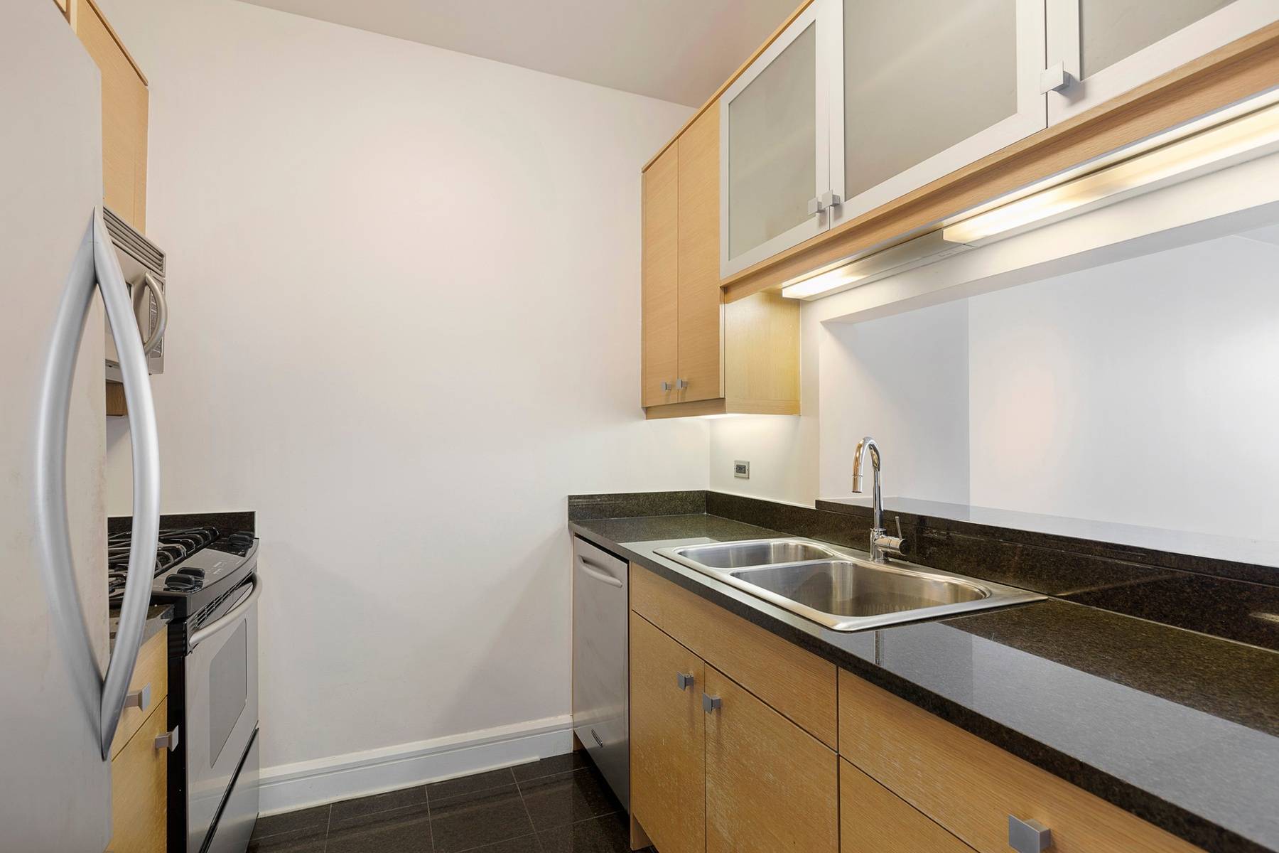 Large 1 Bed for Rent at 120 Riverside Boulevard