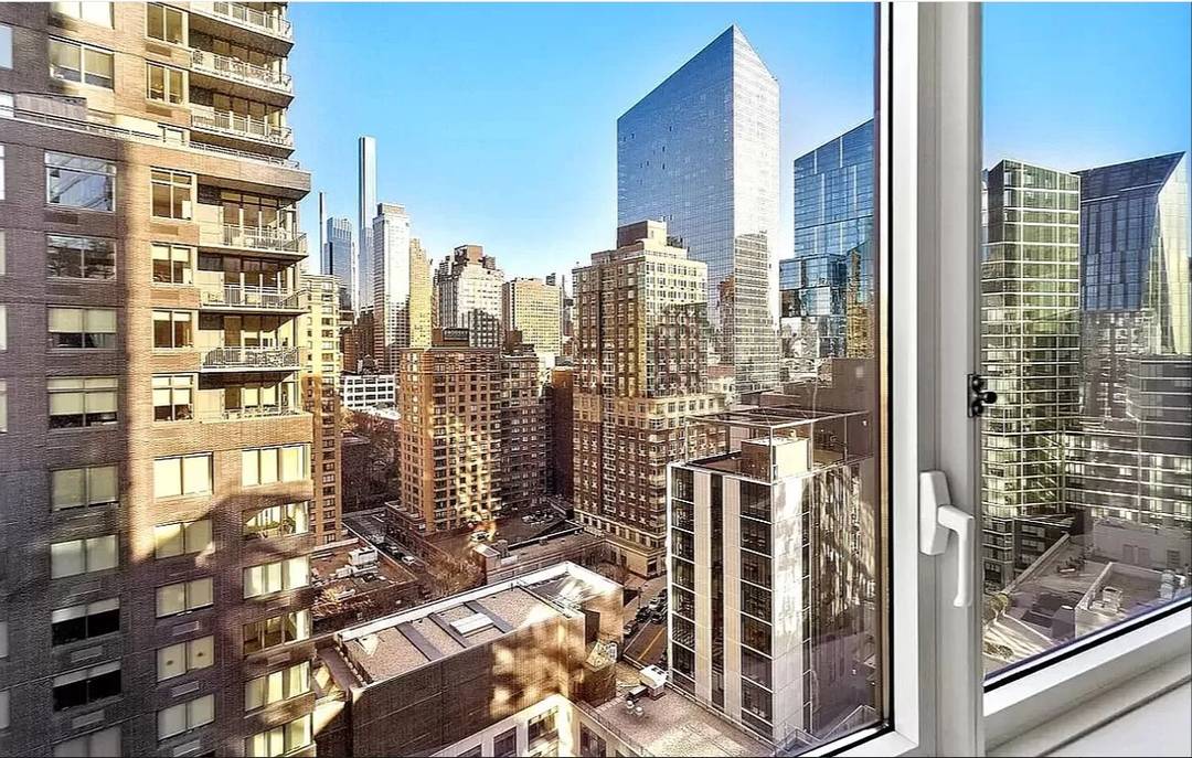 Bright East Facing 1 Bedroom with a HUGE walk-in closet @ The Aldyn!