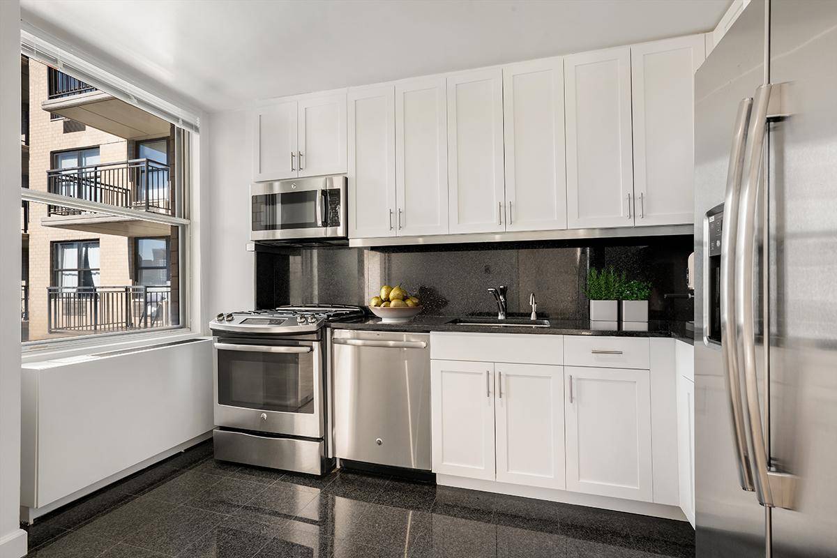 Upper Eastside Convertible 3 Bedroom 2 Bathroom, WIC, Full Service Building, Terrace, No Fee