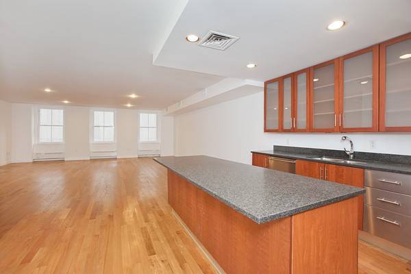 Large 2 Bed 2 Bath Luxury Loft for Rent in Tribeca