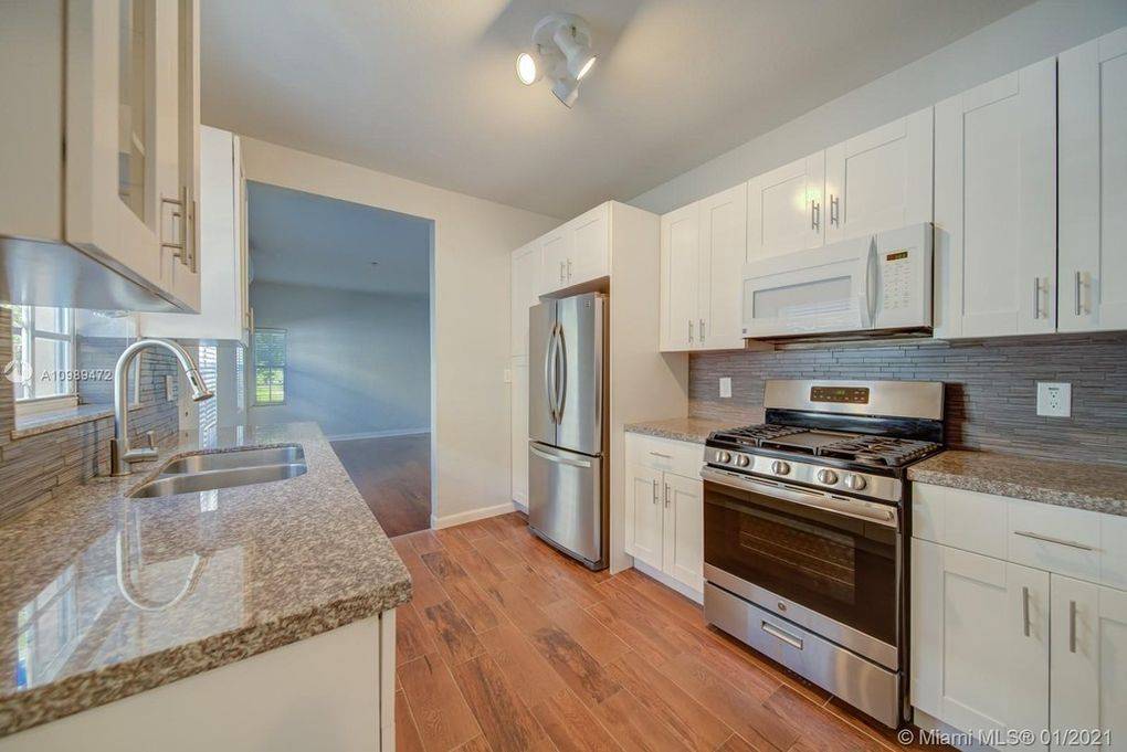 Single Home - 4 bed/2 ba - South Beach -  Furnished or Unfurnished