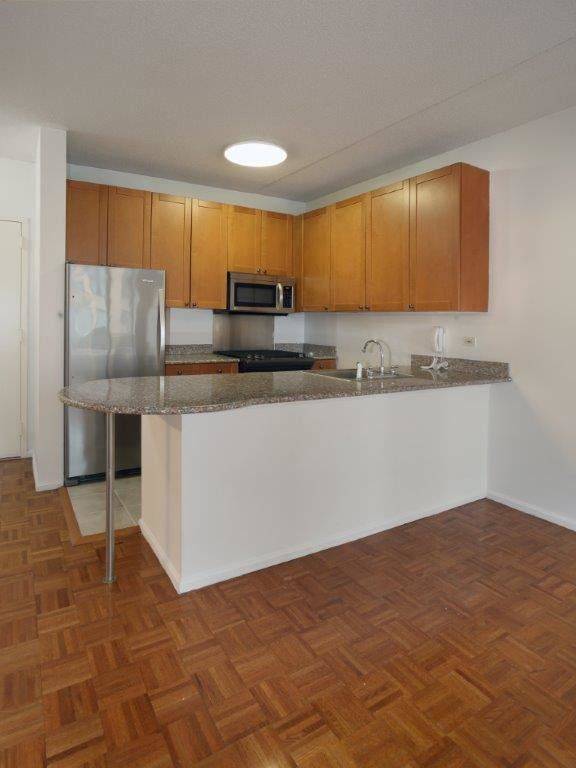 Spacious NO FEE 2 bed/ 2 bath Tribeca