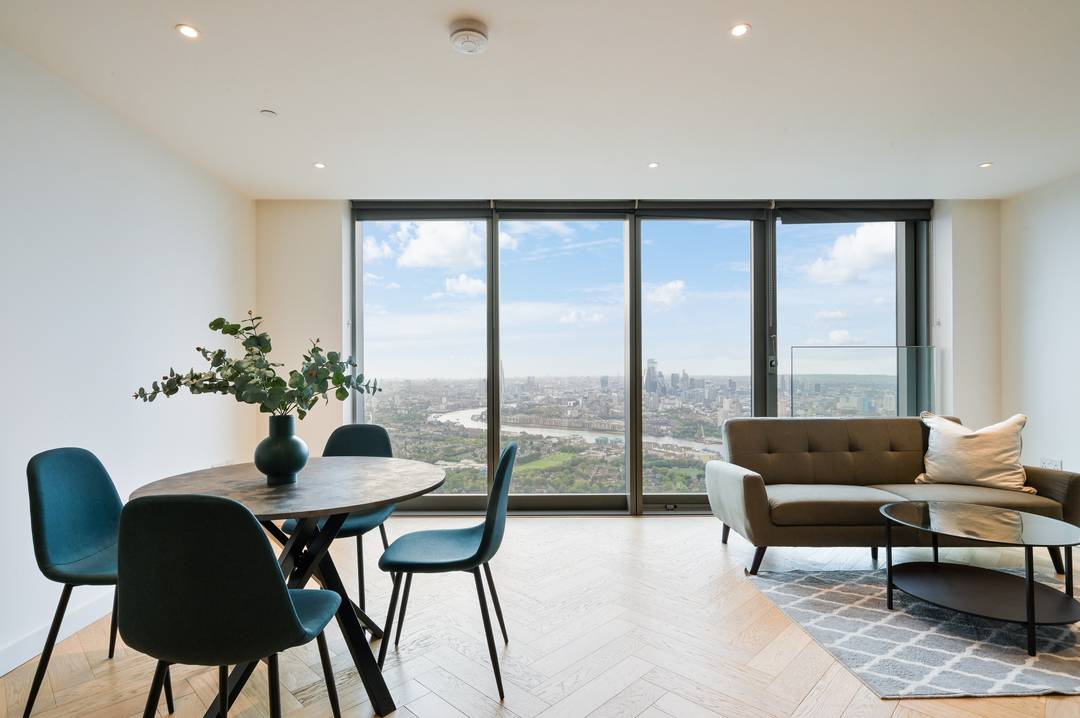 Skyline Living on the 64th Floor | Panoramic Thames Views | Landmark Pinnacle