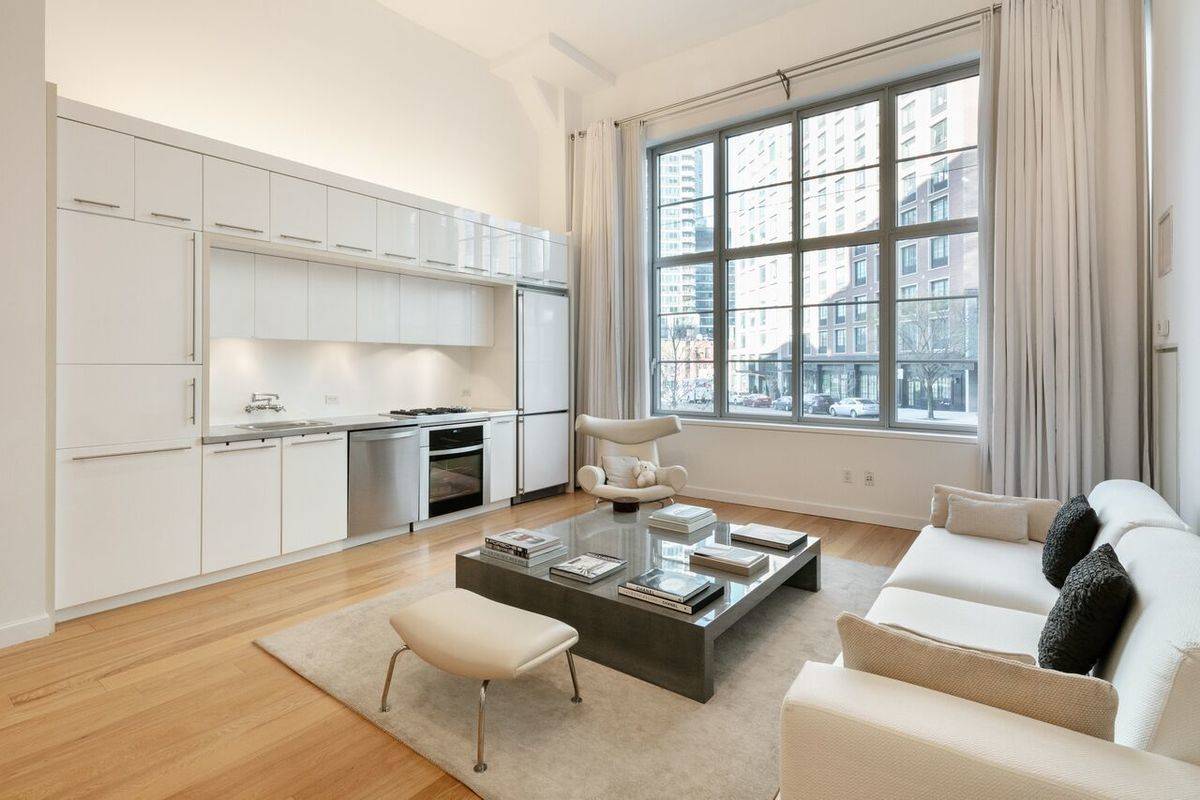 Arris Lofts  - Convertible 2 Bedroom Loft - High Ceilings - No Fee