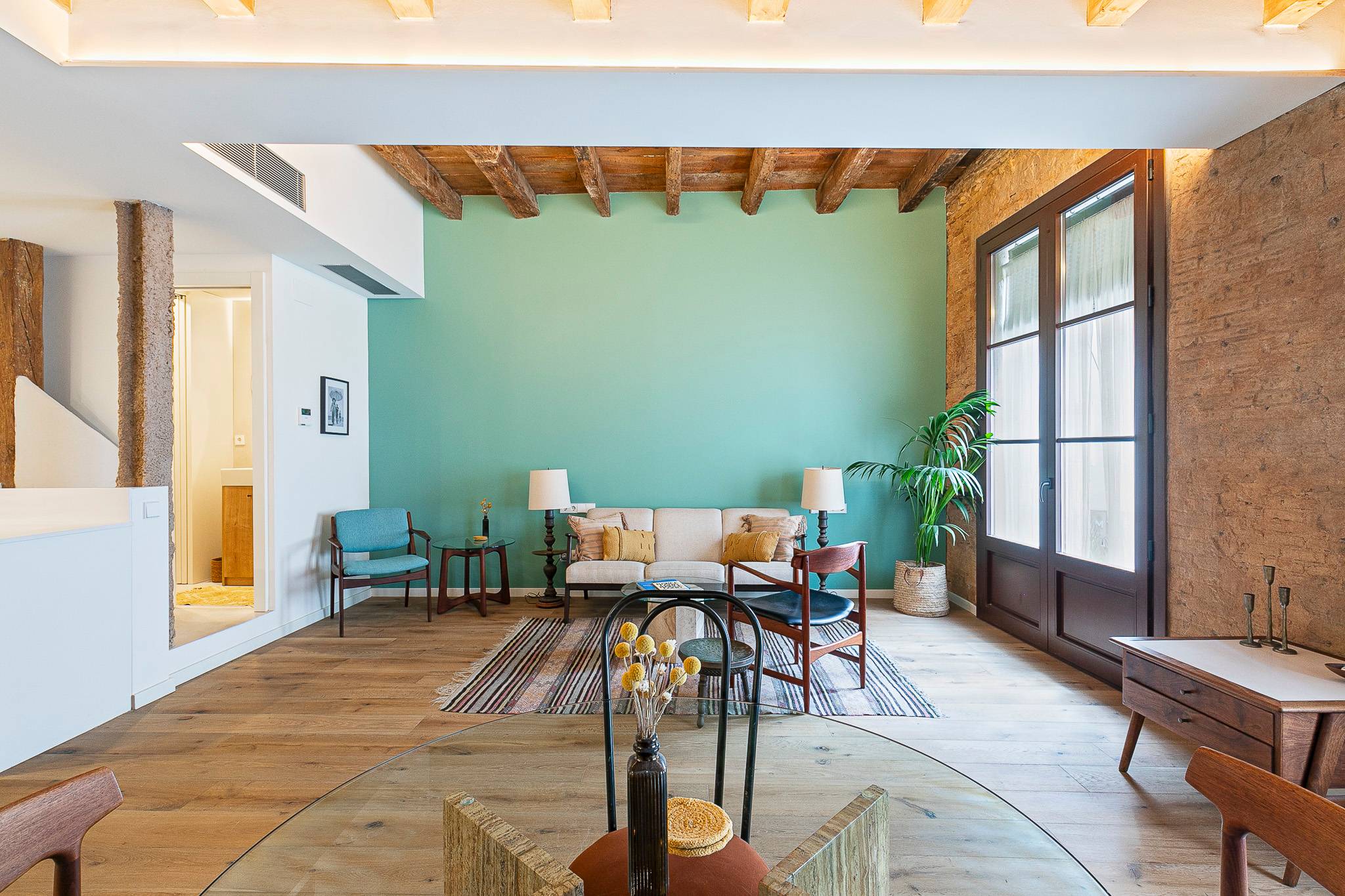 Dream Duplex in El Born: Design, Light, and Exclusivity