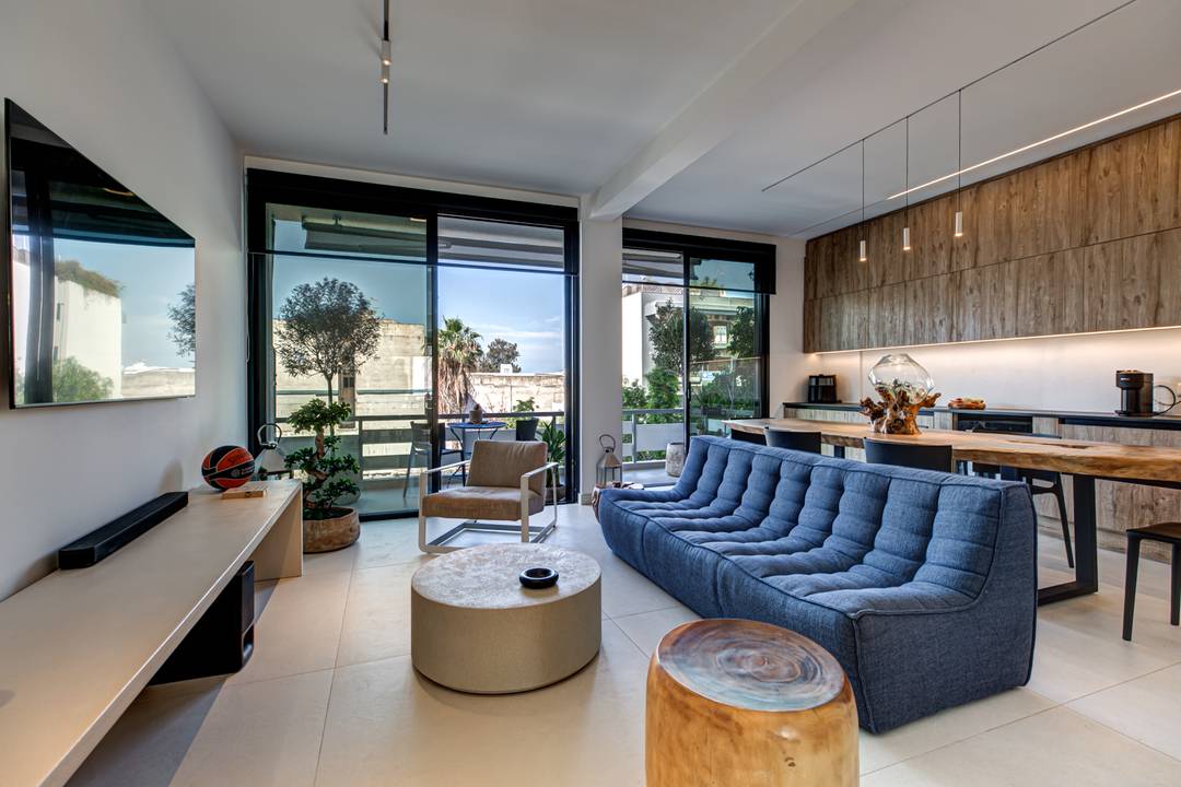 WHERE SEA MEETS URBAN LIVING : 3rd floor Apartment down-town Glyfada