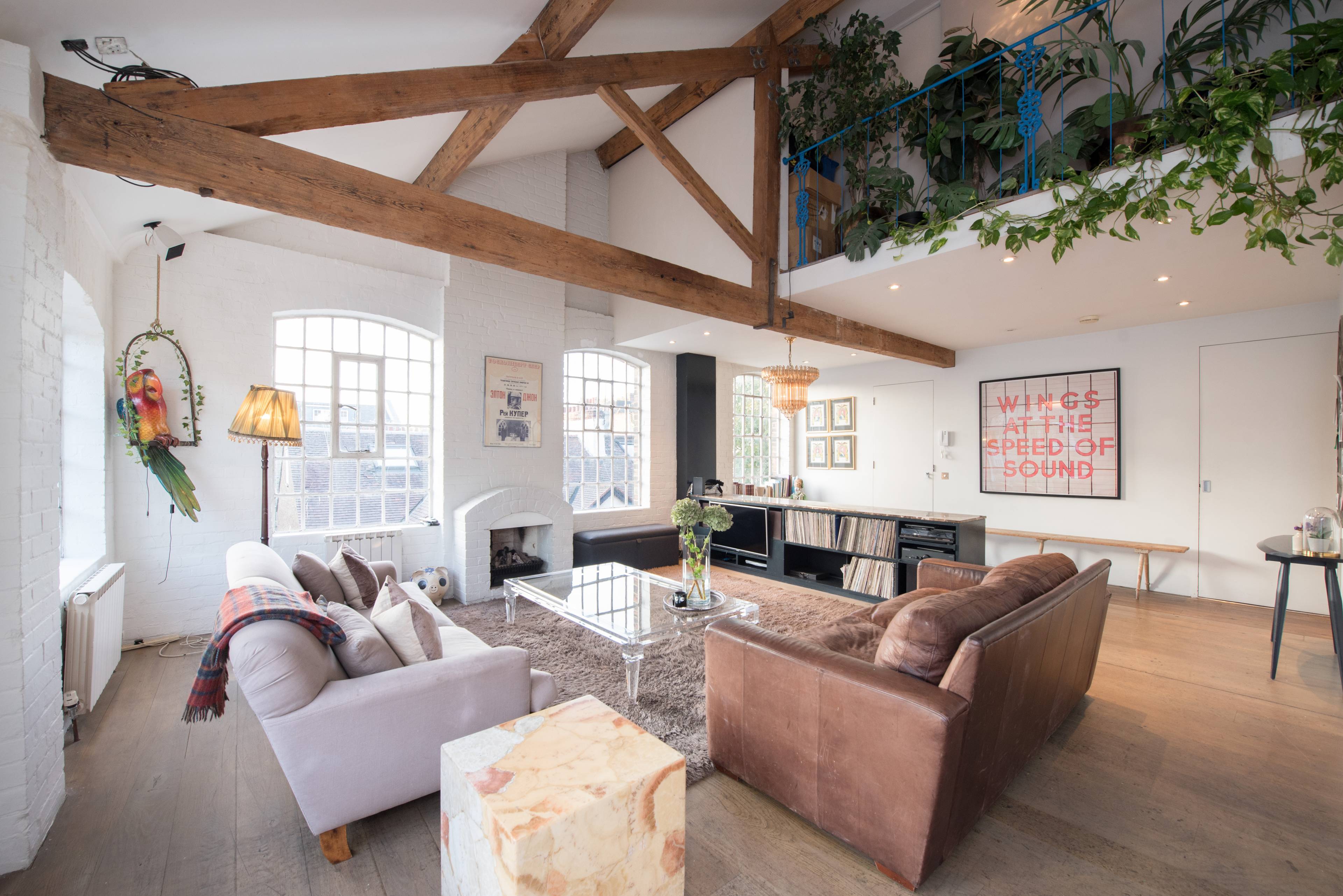 Beautiful Three Bedroom Loft Apartment With Terrace