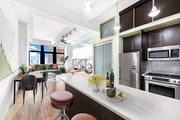 Beautiful Loft in Turtle Bay Towers