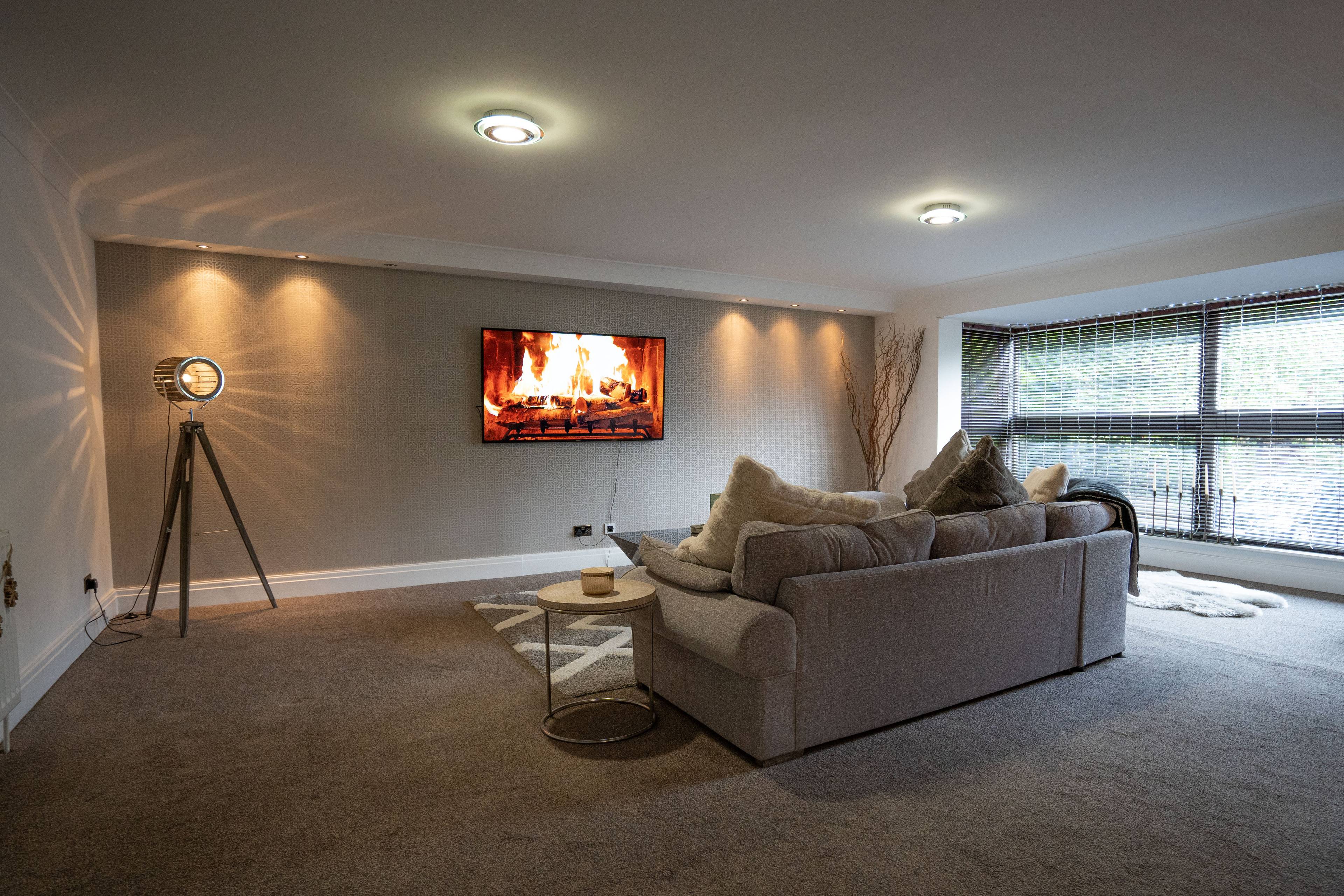 This incredibly rare and ornate mansion apartment, fully renovated throughout and situated opposite Mary Louise Gardens on the leafy street of which is Holme Road.