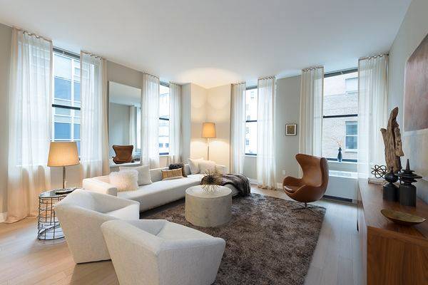 NO FEE | 3 BED/ 2 BATH ULTRA LUXURY APARTMENT IN FINANCIAL DISTRICT BUILDING | DOORMAN | DECK | W/D UNIT