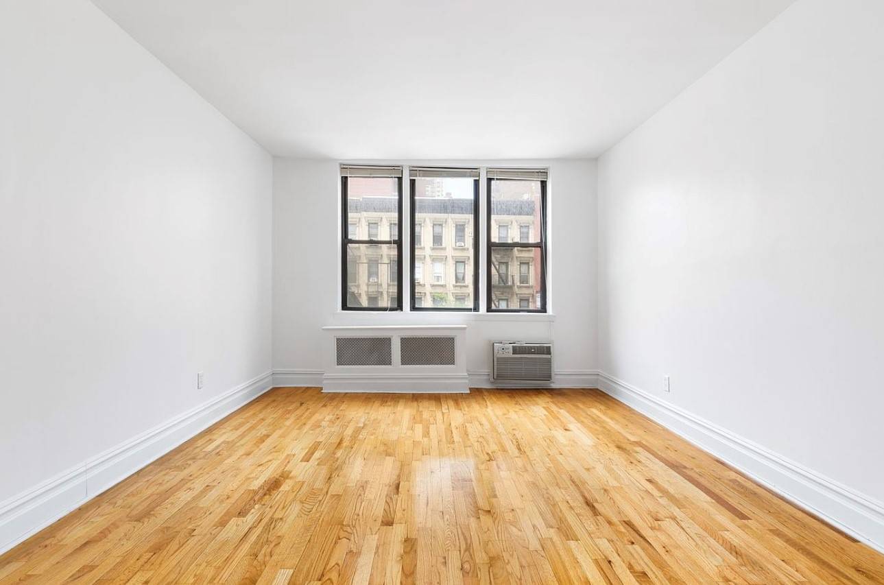 Investor friendly Studio for sale in Upper East side!