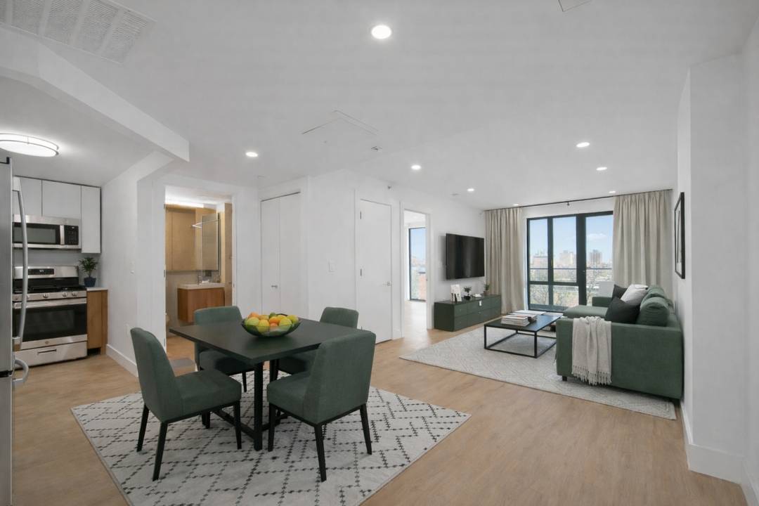 King Size 1 Bed | 800 Sqft | W|D-In Unit | NYC Skyline Views | Luxury Building