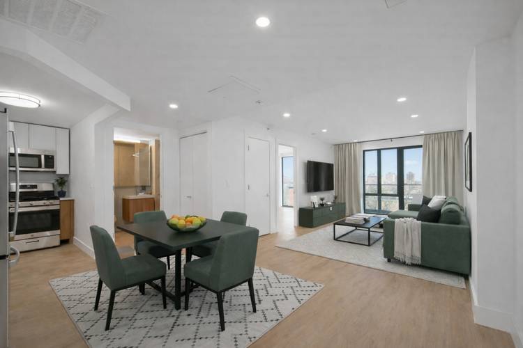 King Size 1 Bed | 800 Sqft | W|D-In Unit | NYC Skyline Views | Luxury Building