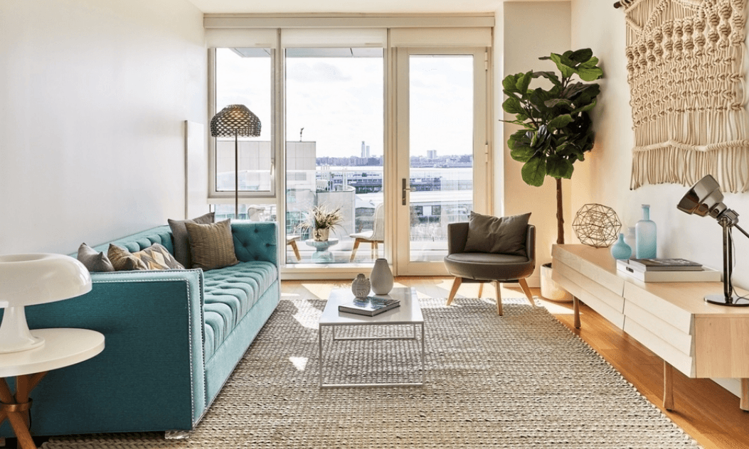 Amazing 1 bedroom apartment with a large living room area with city views! No Fee!