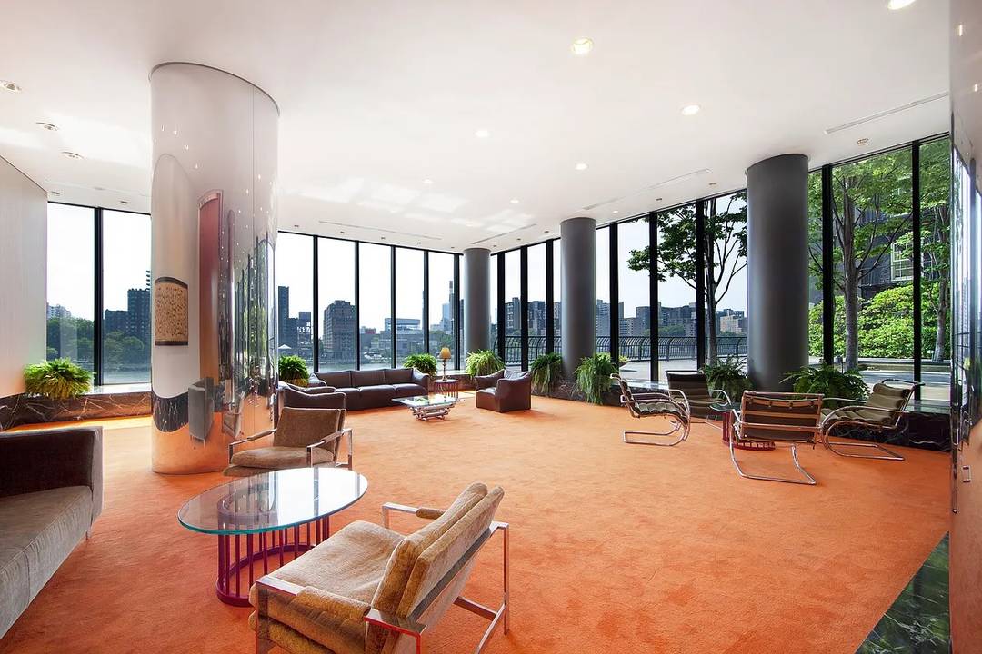 ★★★ LUXURY 9th Floor .Residence One Br /1.5 Bth . FULL SERVICE.24hr Doorman. PENTHOUSE POOL&HEALTH CLUB. ROOF DECK
