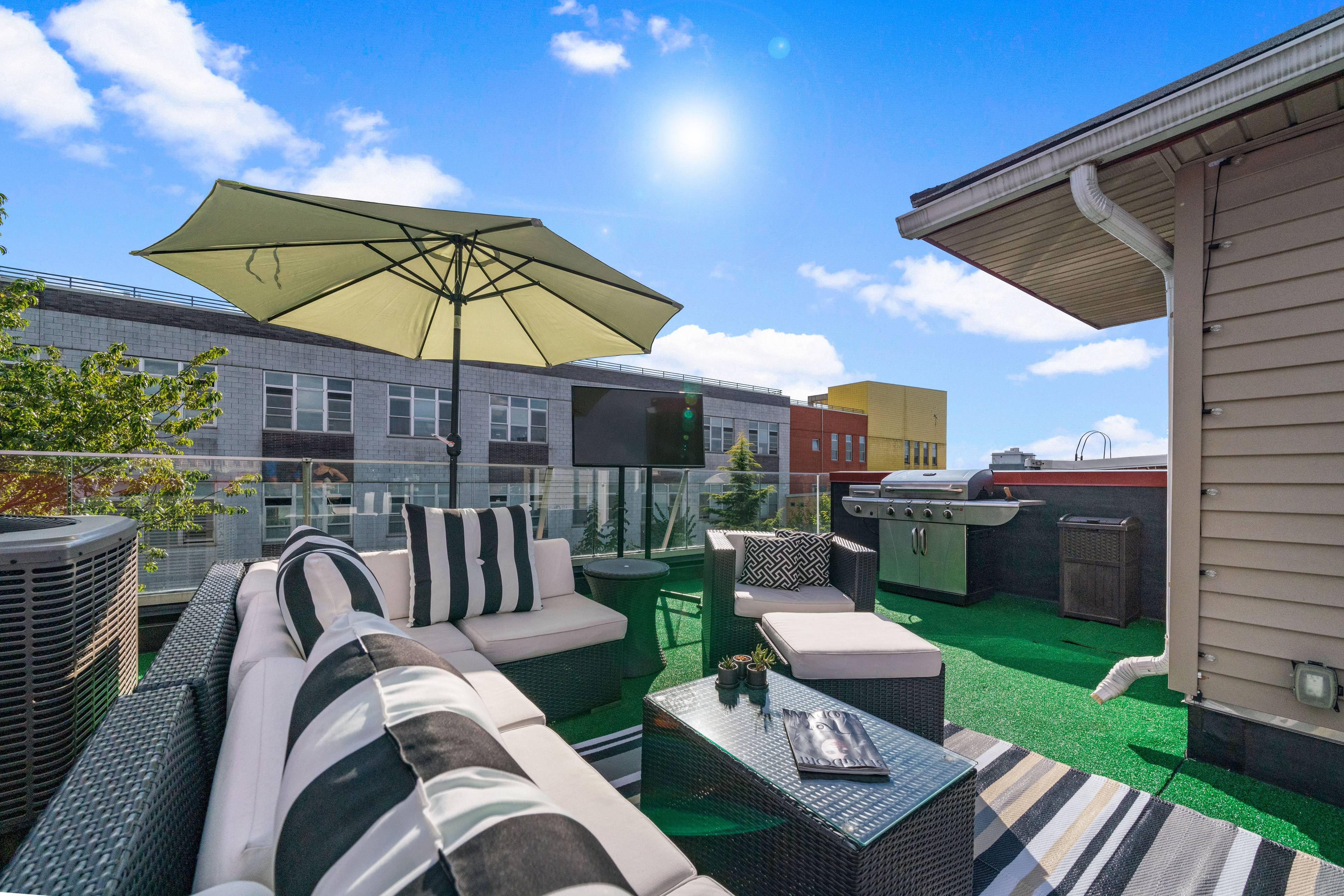 Beautiful 2 Bedroom | 2 Bath Penthouse with a Private Rooftop Deck in the Heart of Downtown Jersey City