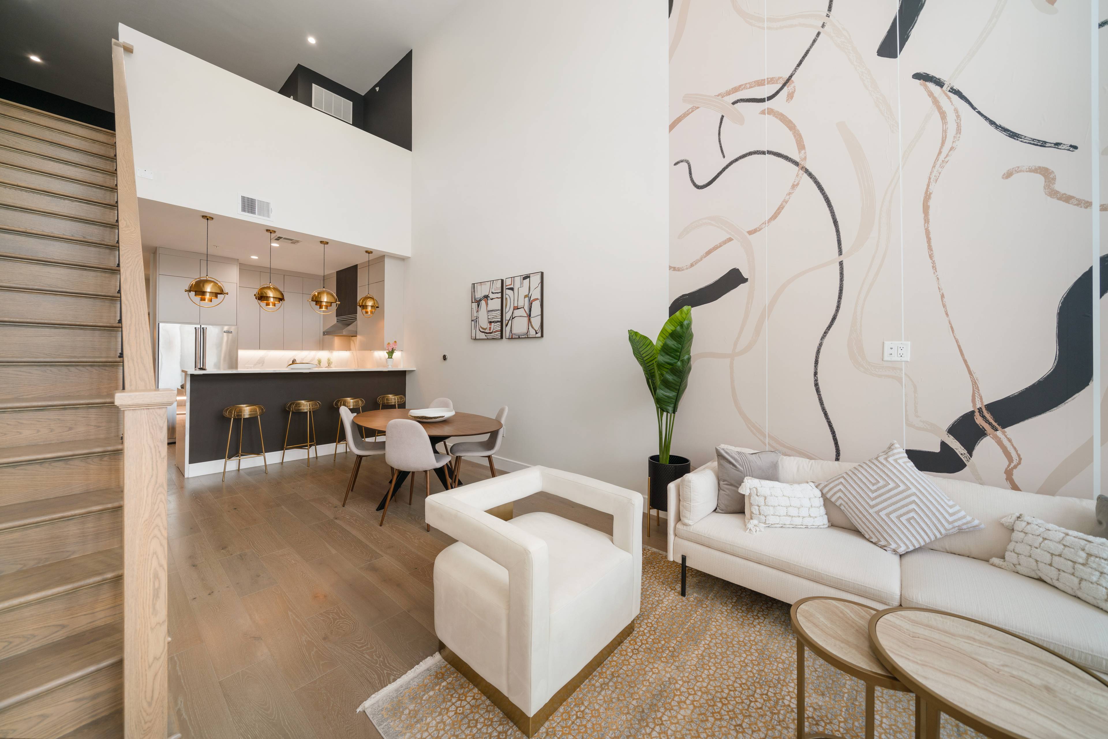 Incredible Duplex Next To The Midtown Direct
