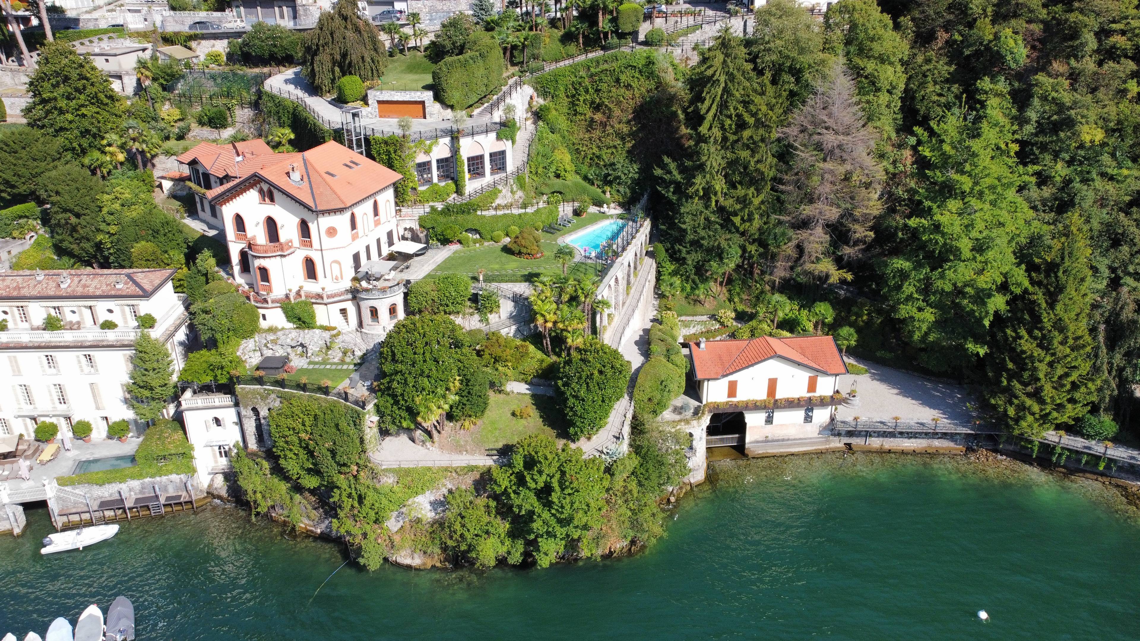 TORNO | LUXURY LAKE VILLA