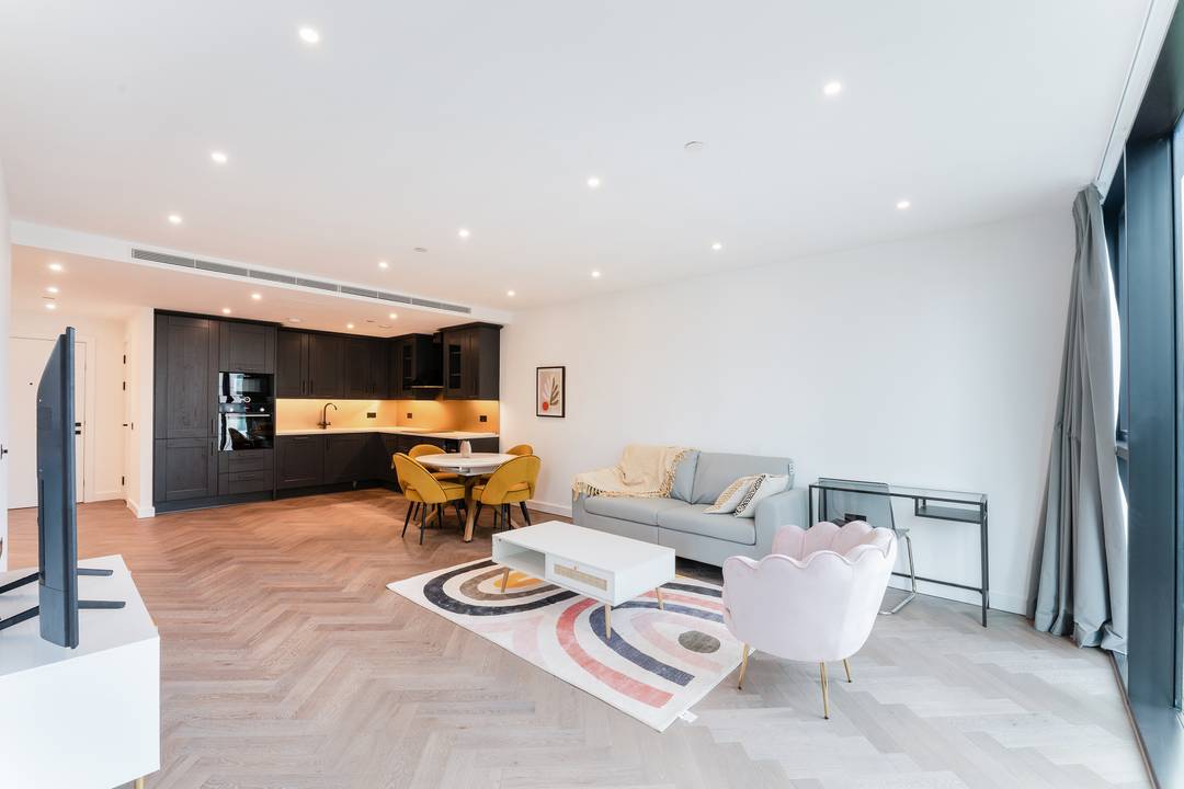 Two-Bedroom Apartment | Steps from Tower Bridge & The City | London Dock, E1W