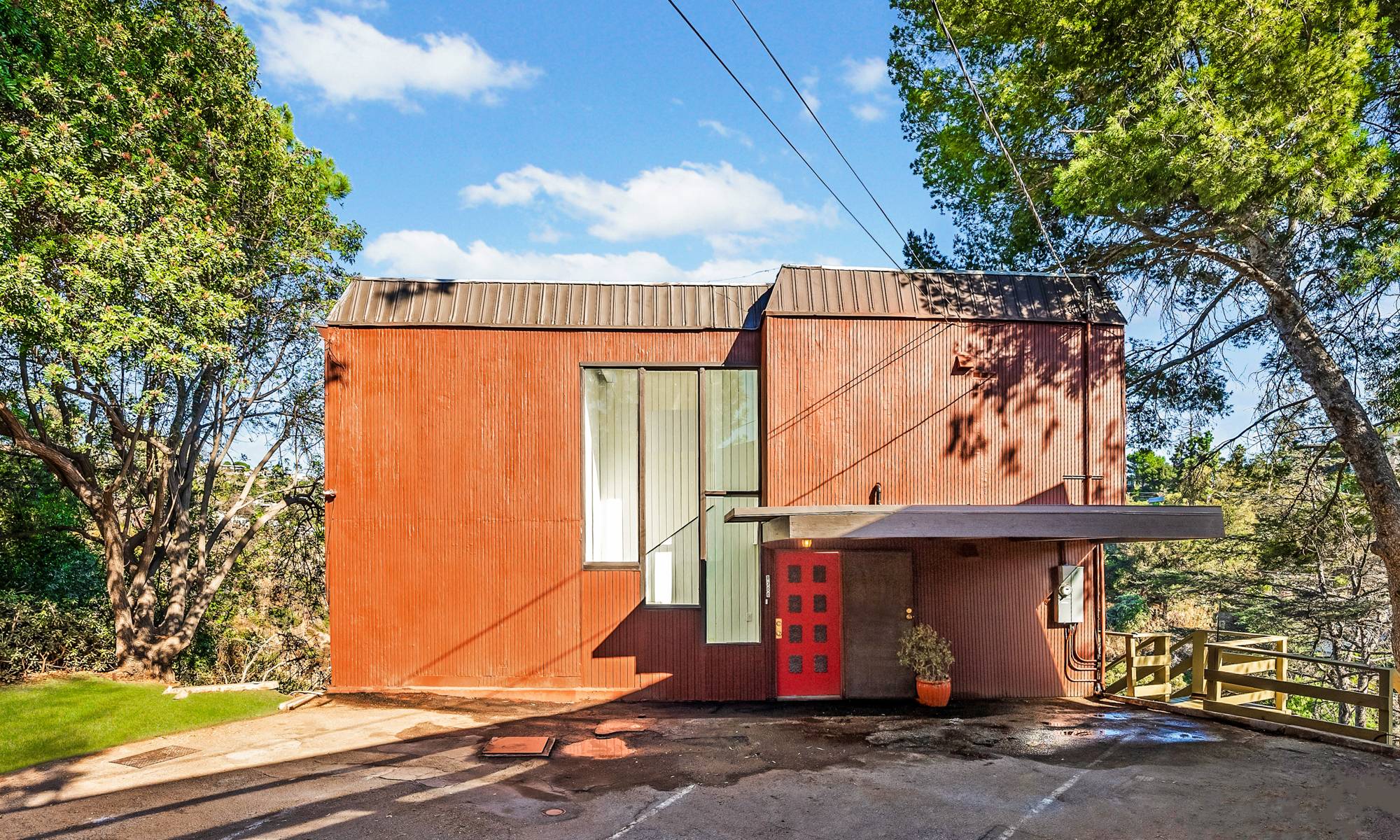 Peaceful Gorgeous NEWLY RENOVATED Laurel Cyn duplex Retreat W/Views!! MUST SEE!