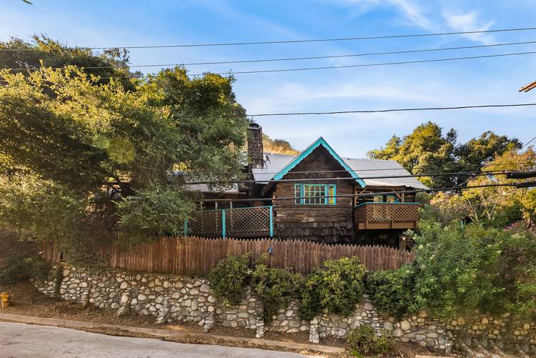 FOR LEASE! TRANQUIL RUSTIC LAUREL CANYON GEM - MUST SEE!!