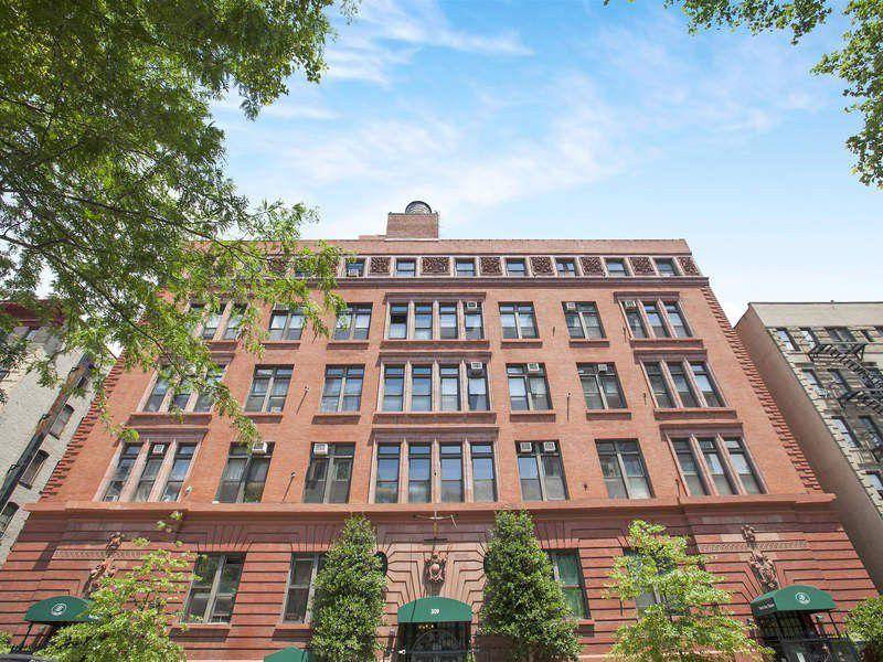 The Magnolia Mansion In East Harlem