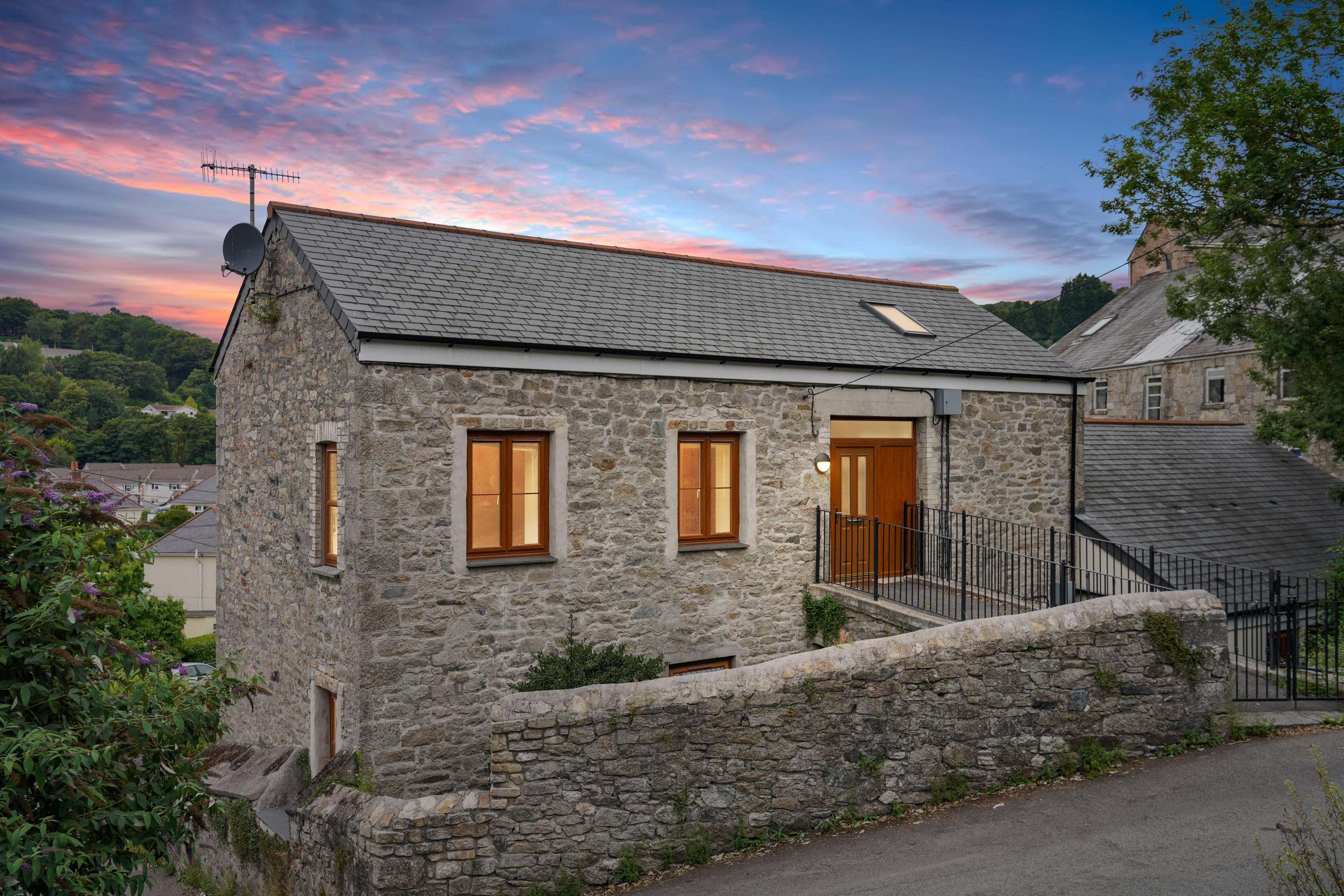 Fantastic Investment Opportunity / First Time Home