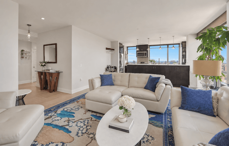 BRILLIANTLY BRIGHT AND SUN SOAKED, WITH EXPANSIVE VIEWS!