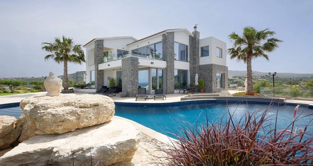 Luxury Villa with Amazing Sea & Mountain Views