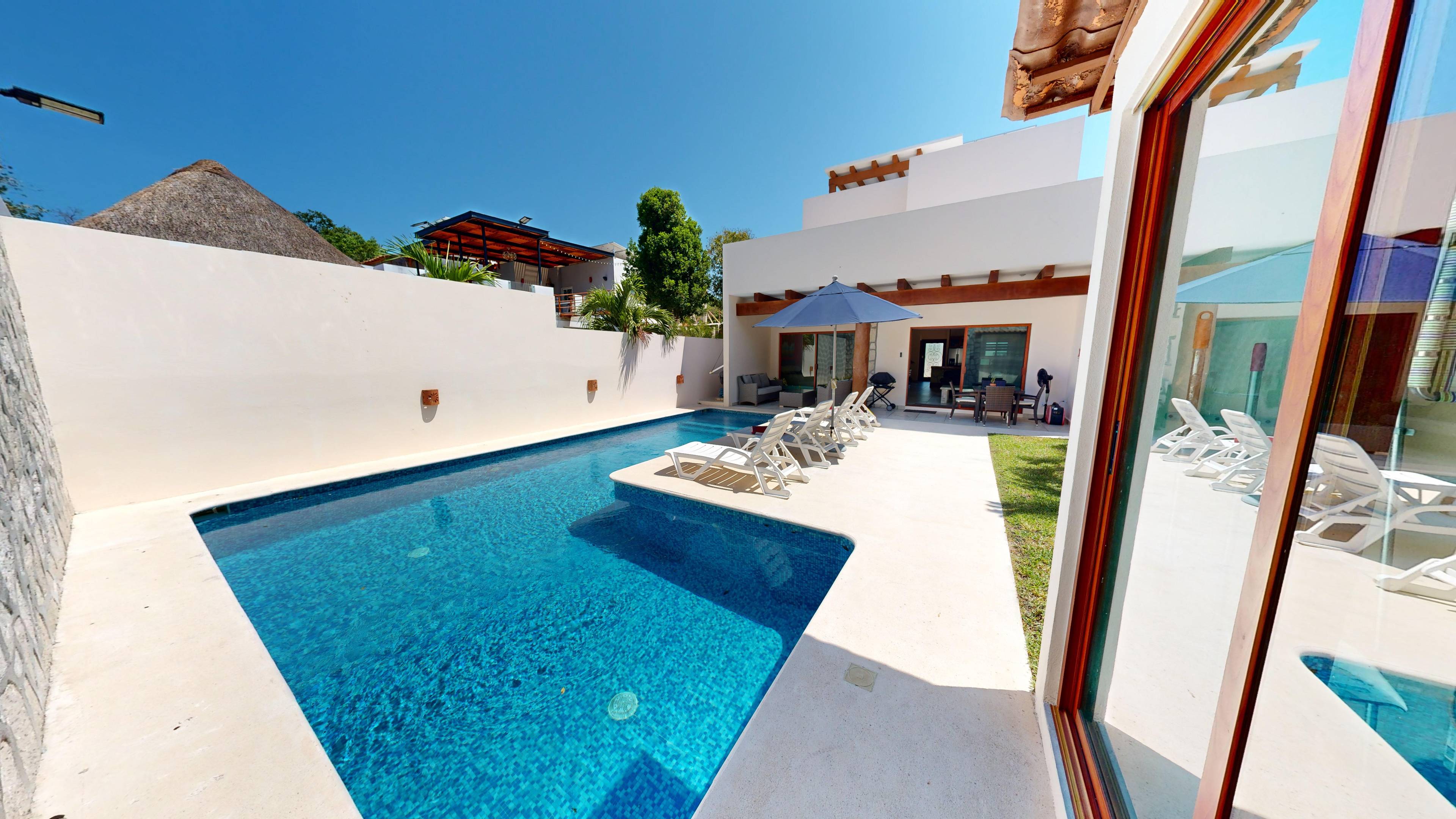 3 BEDROOM HOUSE IN PLAYA DEL CARMEN