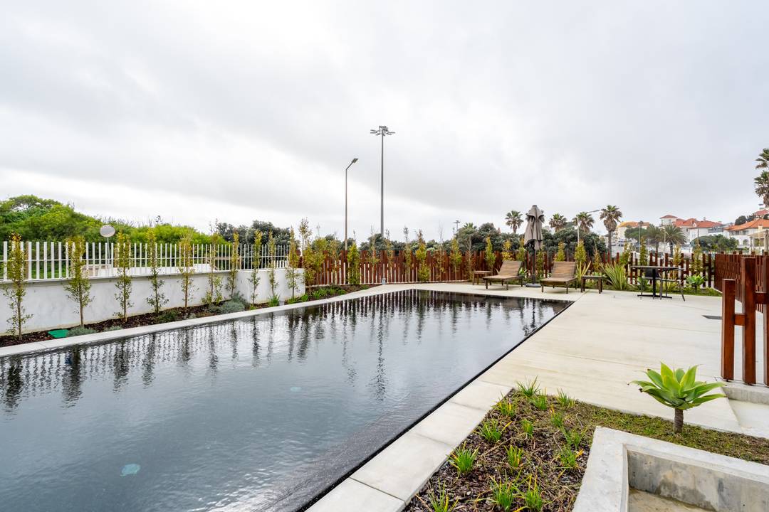 3+1 BEDROOM APARTMENT | PRIVATE GARDEN | 3 SUITES | WALKING DISTANCE TO THE BEACH | PREMIUM LOCATION IN ESTORIL