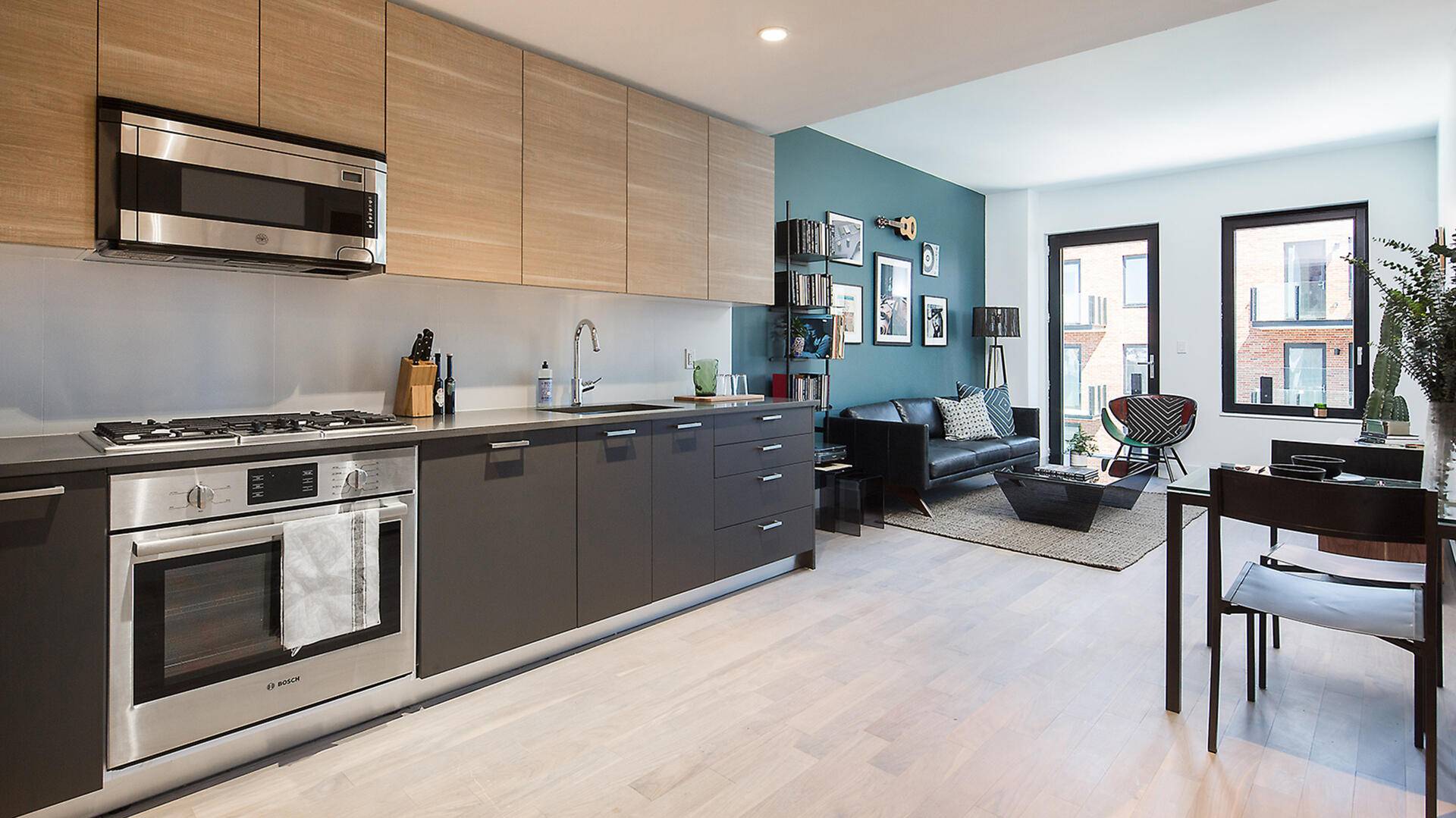 1 BEDROOM PENTHOUSE IN UPSCALE WILLIAMSBURG BUILDING