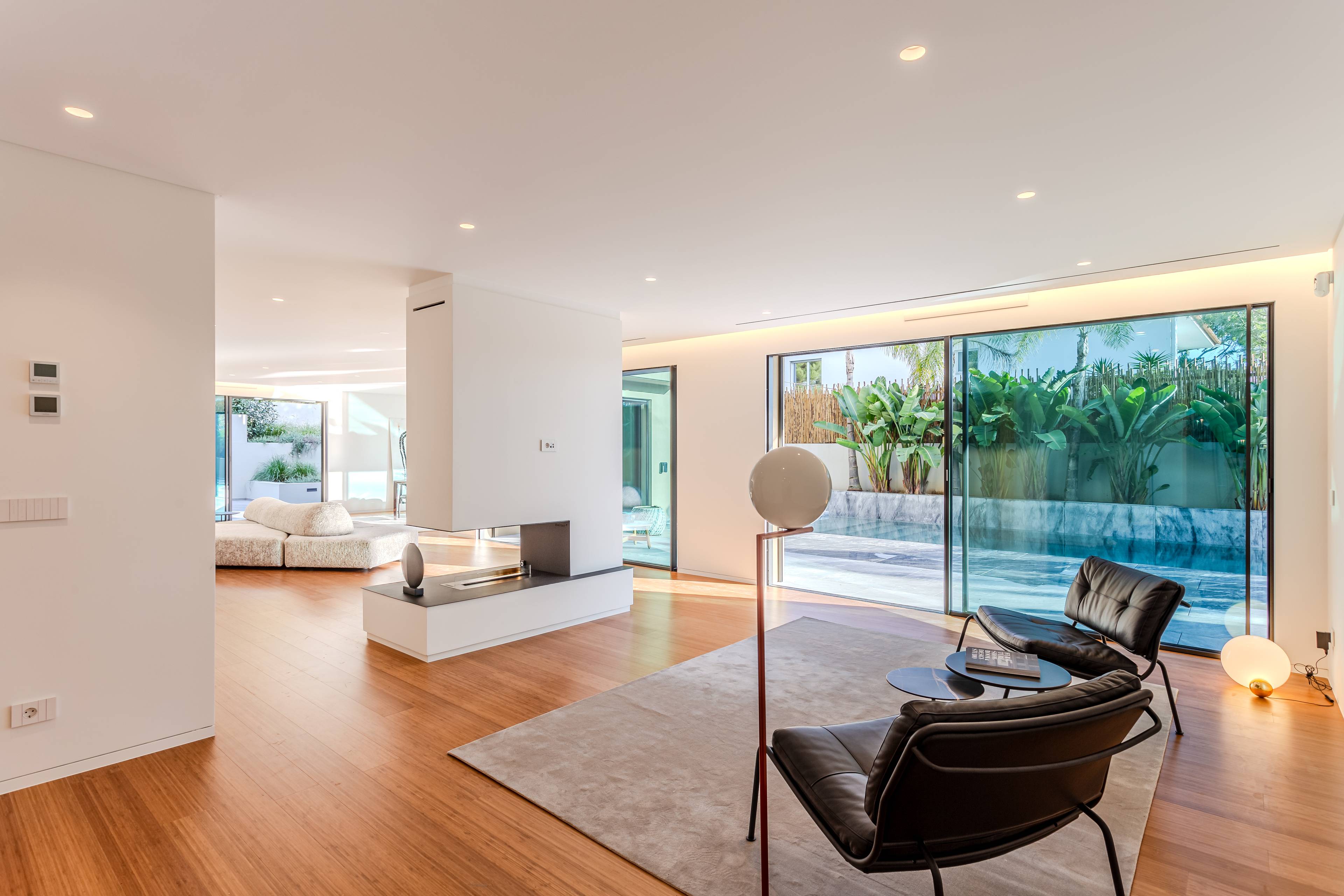 Luxury and Elegance Combined: Riviera Last Villa in Cascais