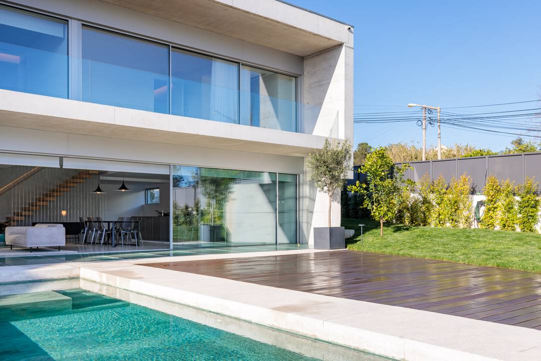 Modern Villa | 4-Ensuites | Private Pool | Close to International Schools | 5 min To The Beach