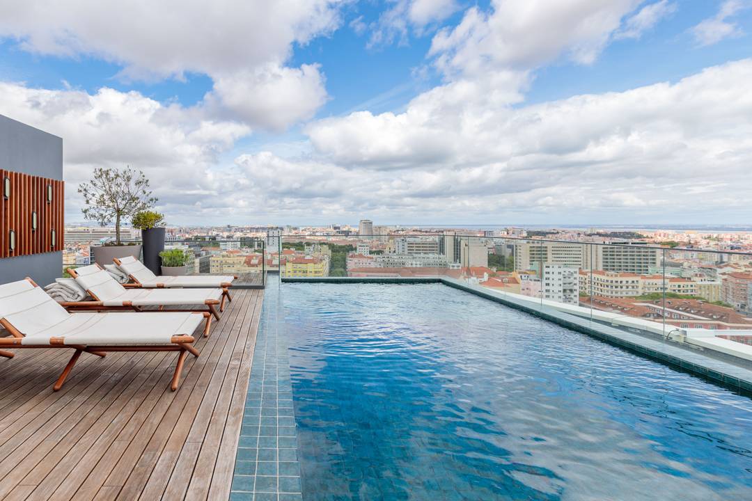 Lisbon City Views | 5 Bedrooms | Prime Lisbon Location | Rooftop Pool | Concierge | Gym & Indoor Pool